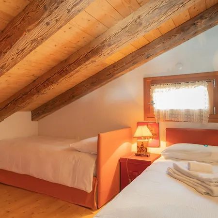 Chesa Cavril Tatil Evi Maloja