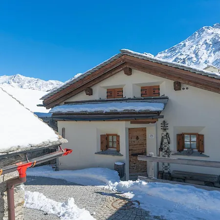 Chesa Cavril Tatil Evi *